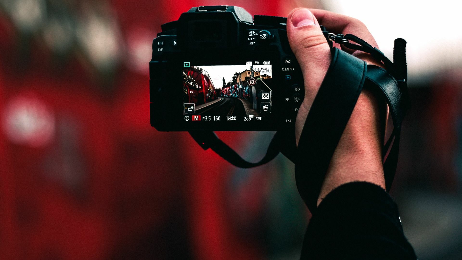 A professional camera behind the scenes shoots for free stock images.