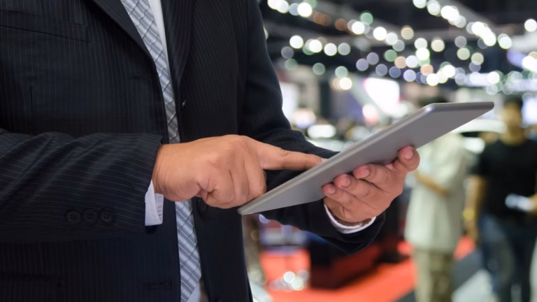 A real estate agent managing his database to keep them engaged.