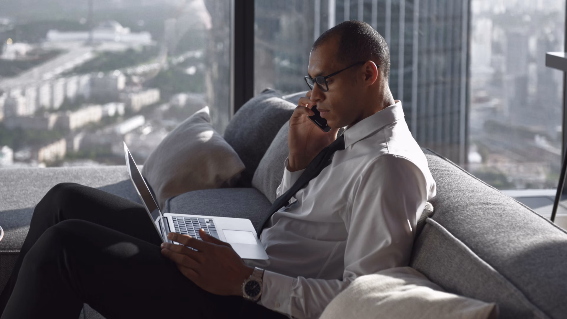 agent on phone discussing referral fee real estate