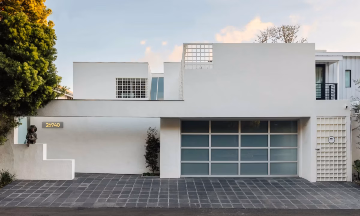 Carolwood property front