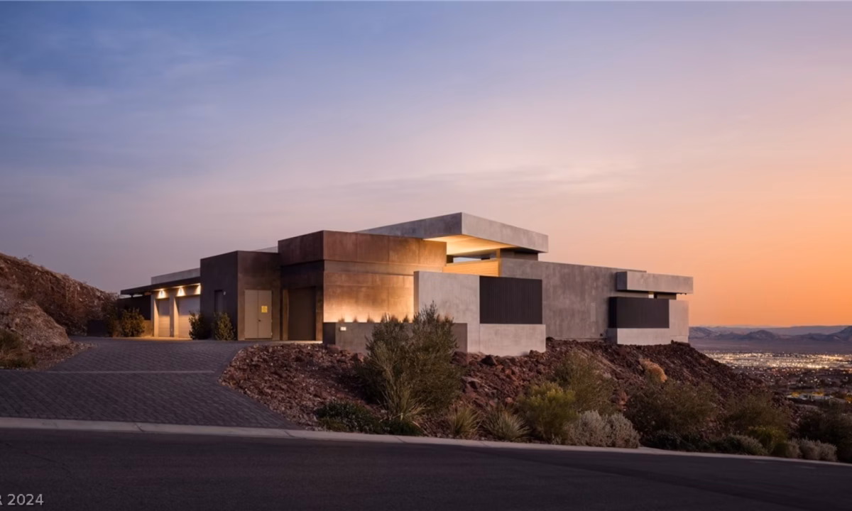 Image of a real estate listing in las vegas at dusk