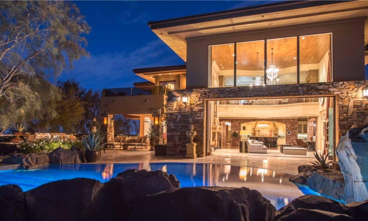 Image of a real estate listing in las vegas at dusk