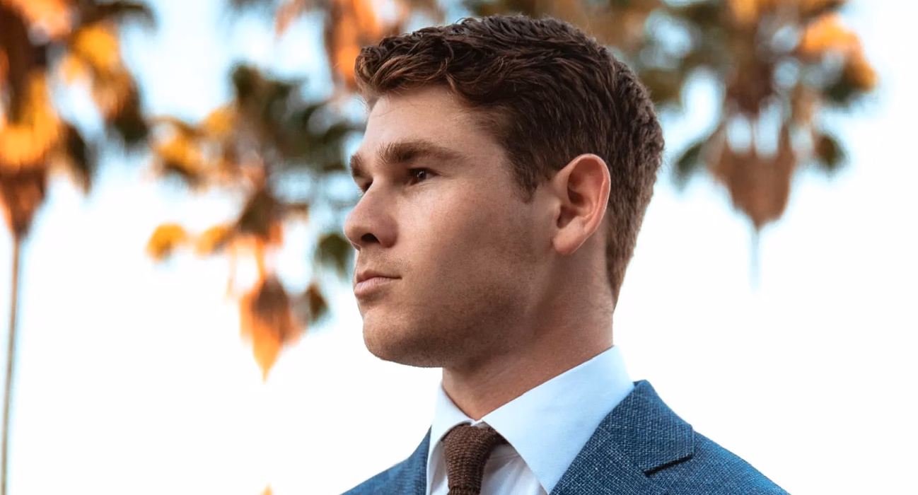 Headshot of Aaron Grushow, head of marketing at Luxury Presence