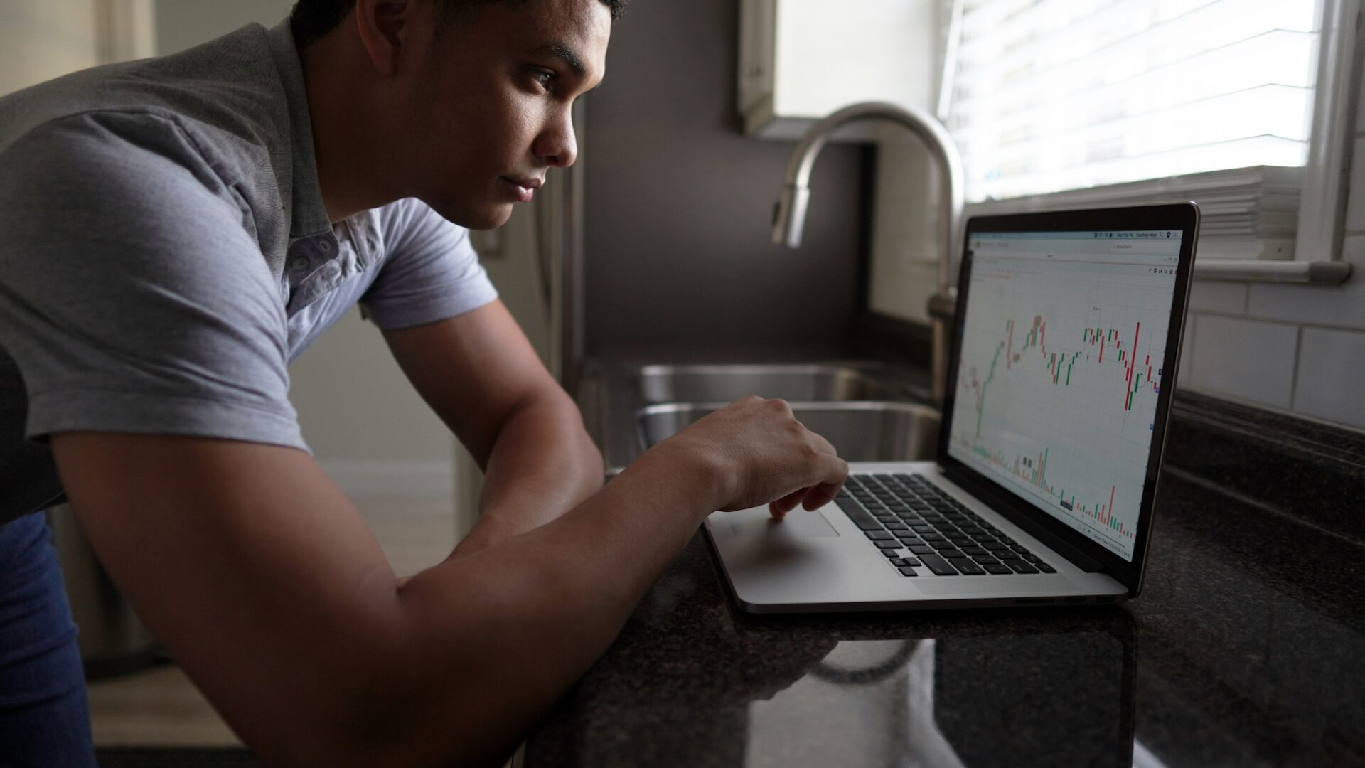 A real estate agent looks at his email marketing performance metrics, wondering what is a good click rate for email marketing?
