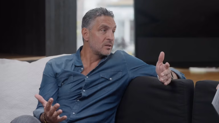 Mauricio Umansky sits down with Malte Kramer on How Fearless Selling and Bold Branding Built The Agency