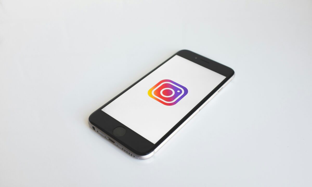 phone with an icon for the instagram app