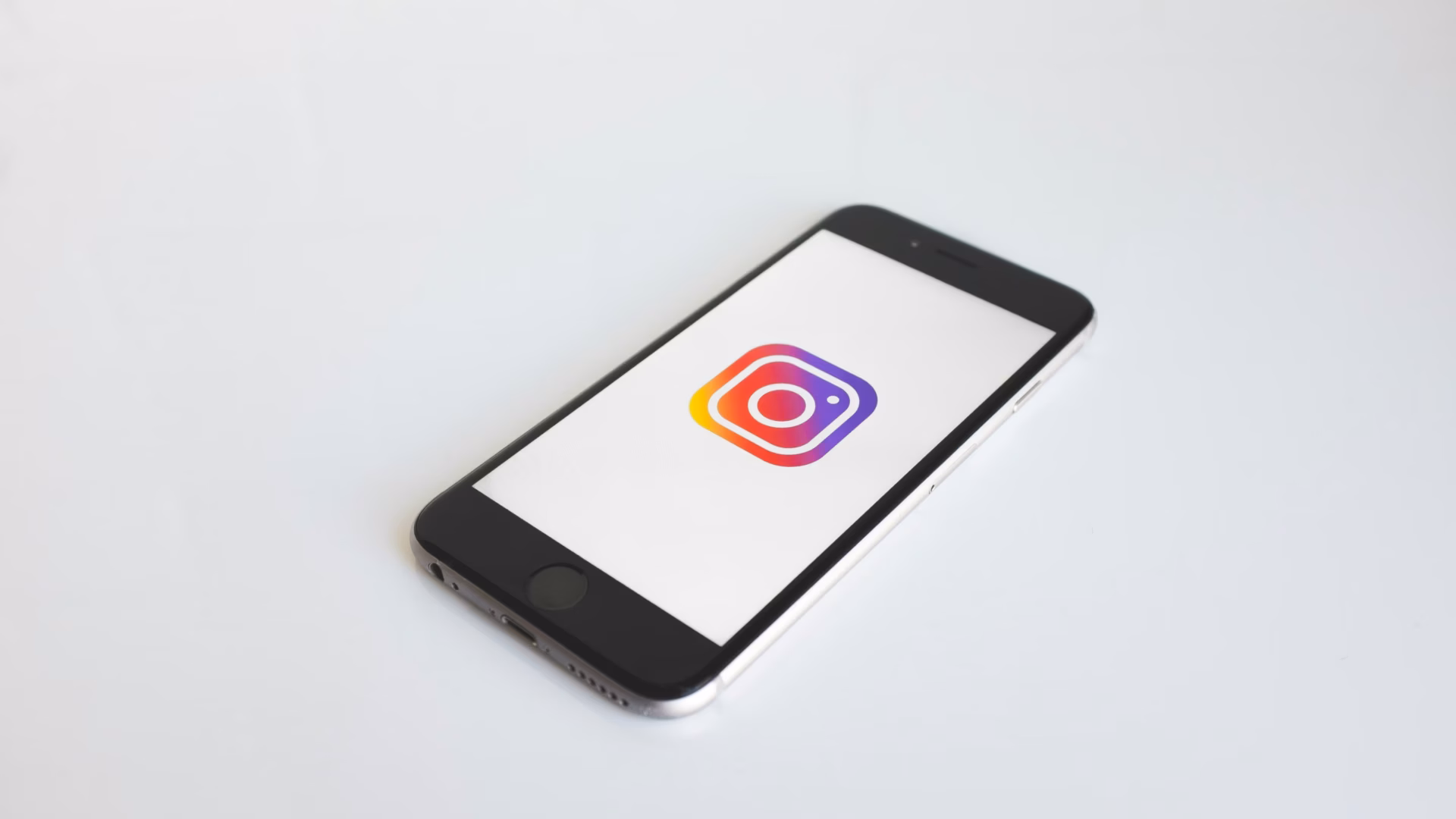 phone with an icon for the instagram app