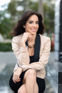 headshot of real estate agent Isabel Santiago Ramos